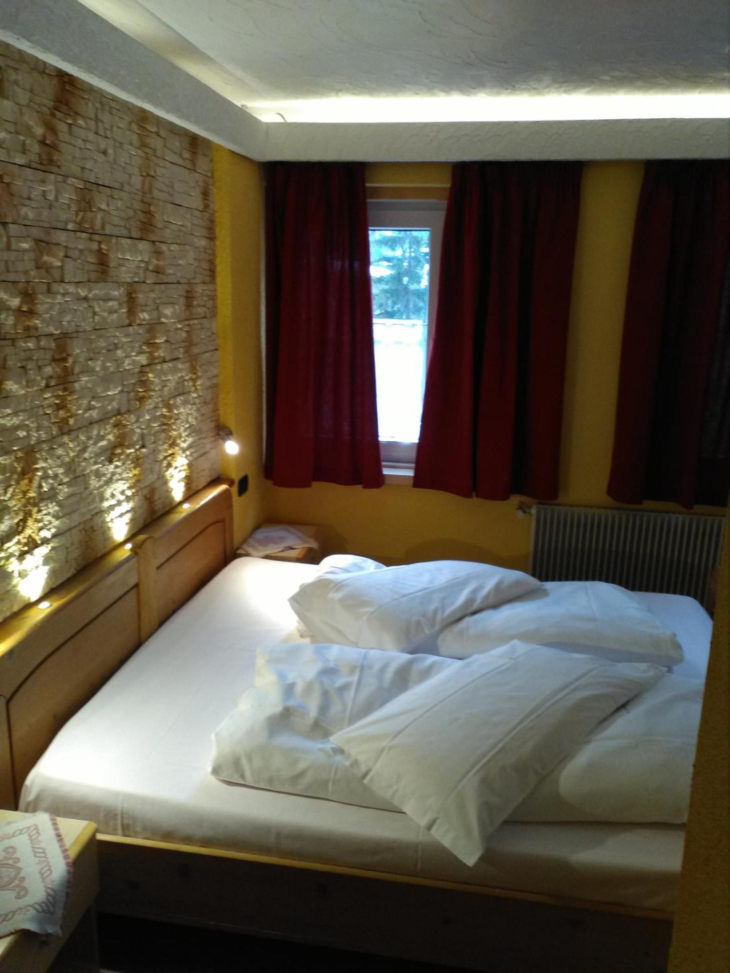 casa claudio-APPARTAMENTI IN CENTRO Campitello di Fassa Luaran gambar
