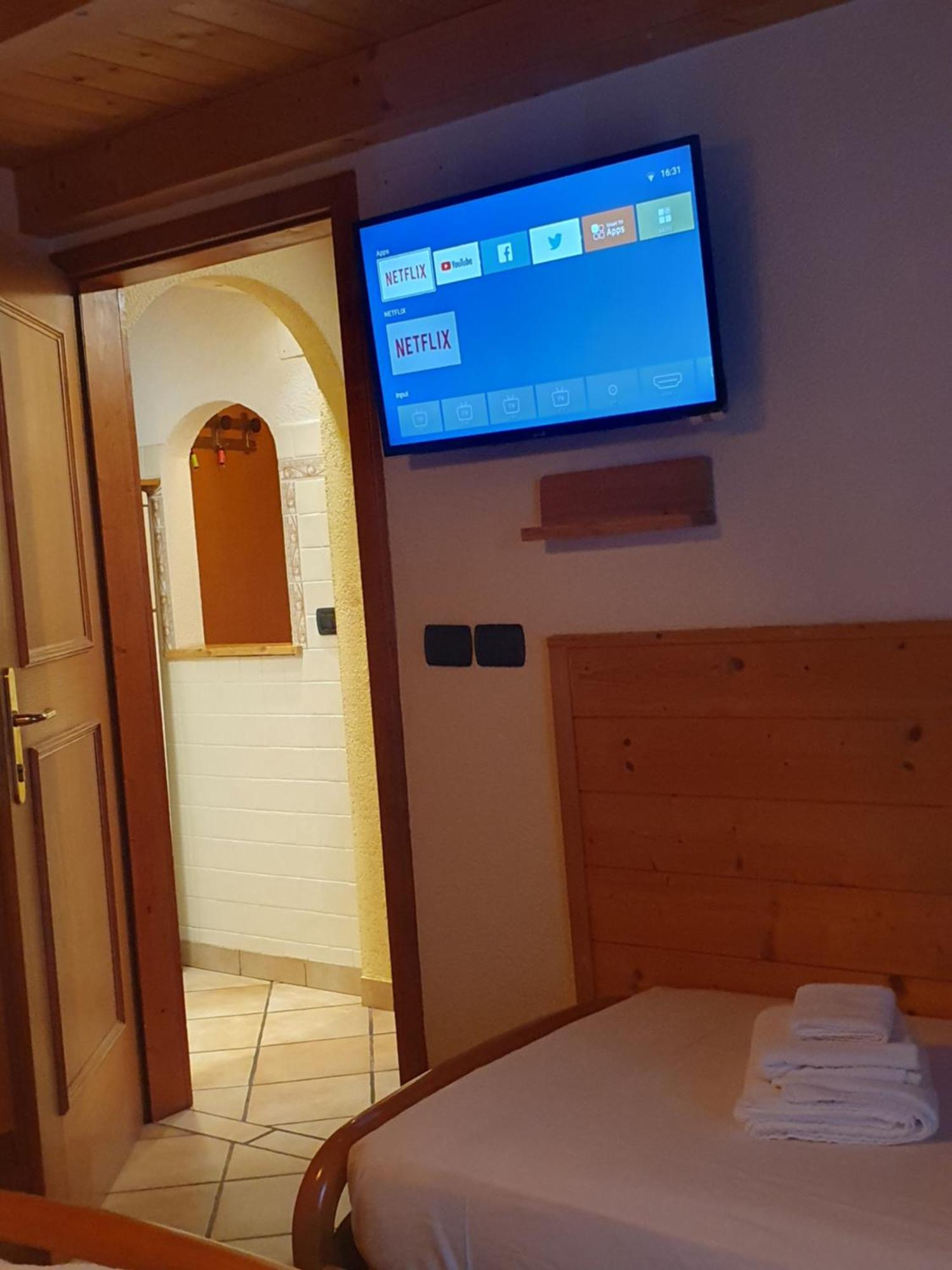 casa claudio-APPARTAMENTI IN CENTRO Campitello di Fassa Luaran gambar