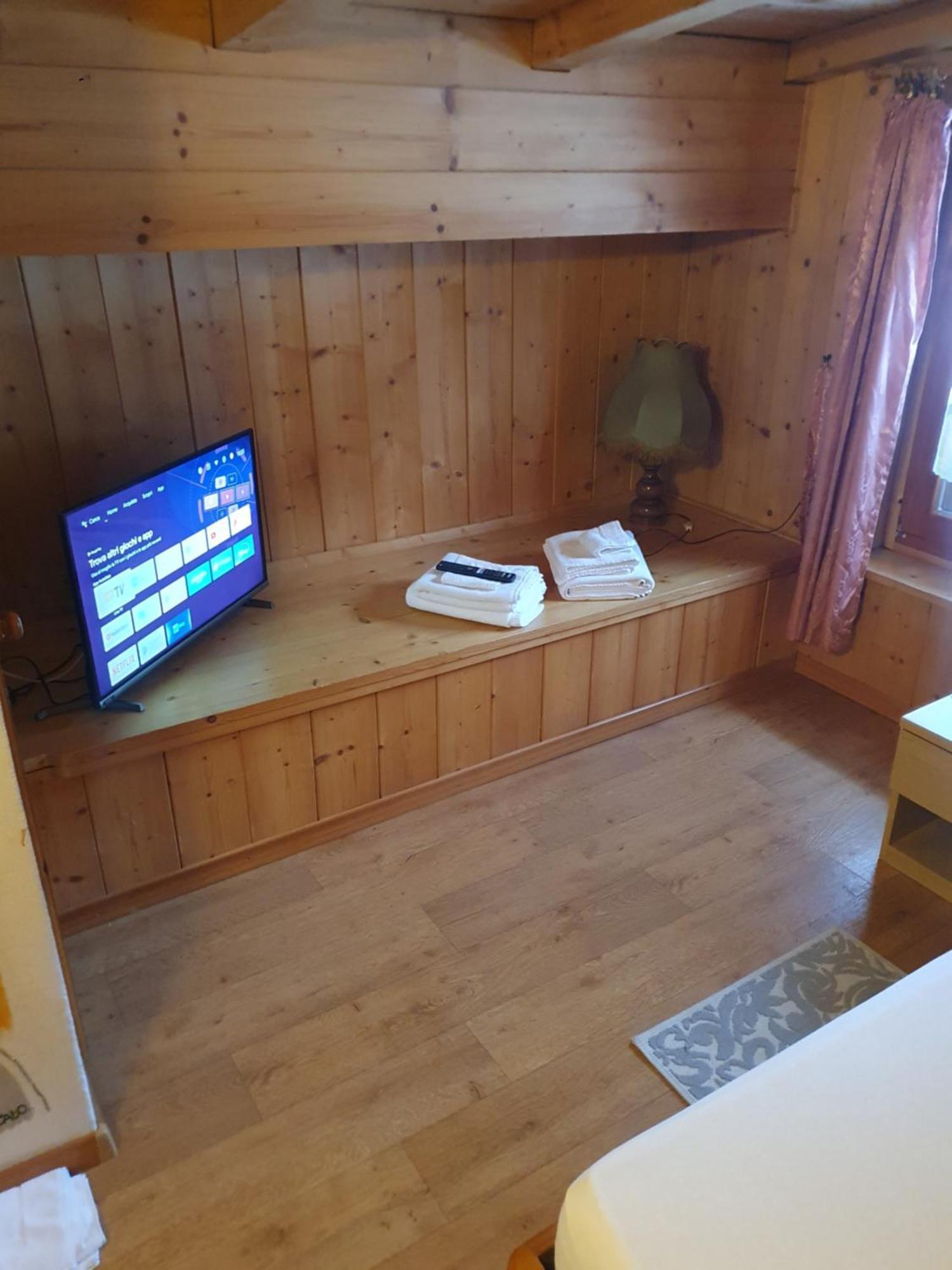 casa claudio-APPARTAMENTI IN CENTRO Campitello di Fassa Luaran gambar